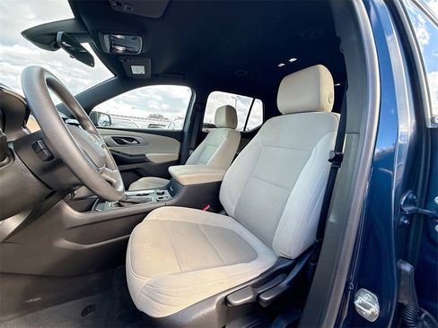 Used 2022 Chevrolet Traverse LS image 23
