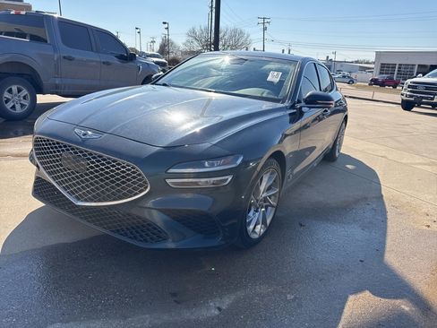 Used 2022 Genesis G70 2.0T image 1