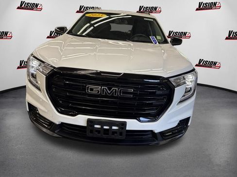 Used 2023 GMC Terrain SLE w/ Driver Convenience Package AWD/4WD image 2