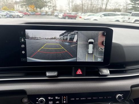 New 2026 Kia Carnival SX image 11