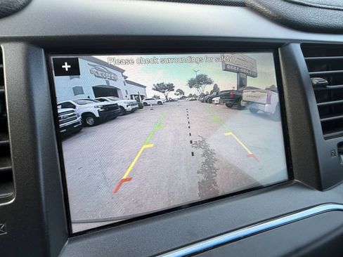Used 2016 Lincoln MKS FWD image 27