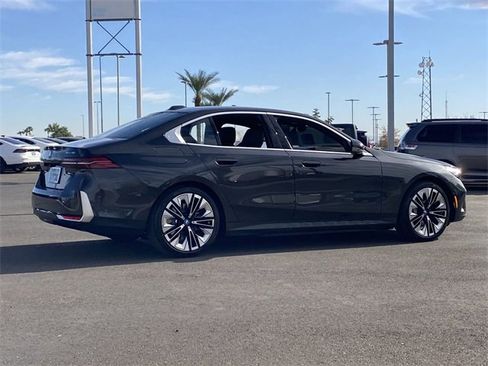 New 2025 BMW i5 xDrive40 w/ Premium Package image 6