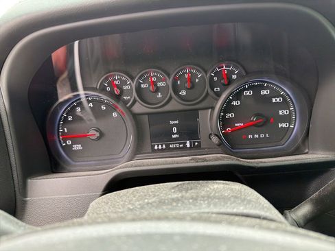 Used 2024 Chevrolet Silverado 2500 Custom w/ Custom Value Package image 2