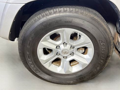 Used 2018 Toyota 4Runner SR5 image 14