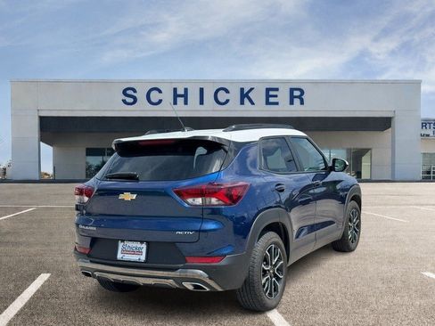 Used 2023 Chevrolet TrailBlazer ACTIV w/ Sun and Liftgate Package FWD image 3