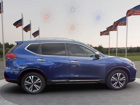 Used 2018 Nissan Rogue SL w/ Premium Package image 17