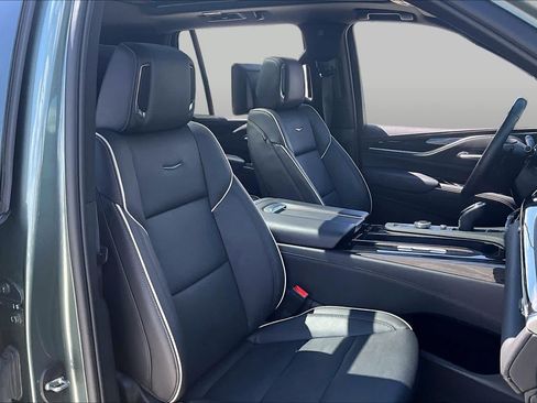 Used 2024 Cadillac Escalade Sport w/ Touring Package AWD/4WD image 8