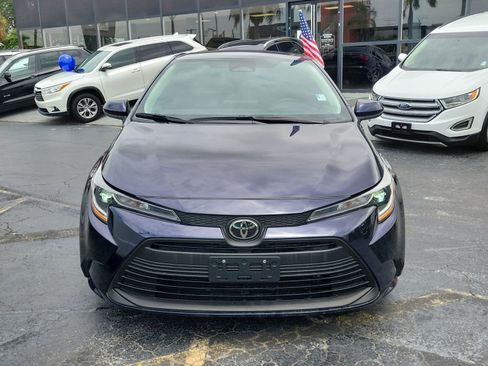 Used 2025 Toyota Corolla LE FWD image 2
