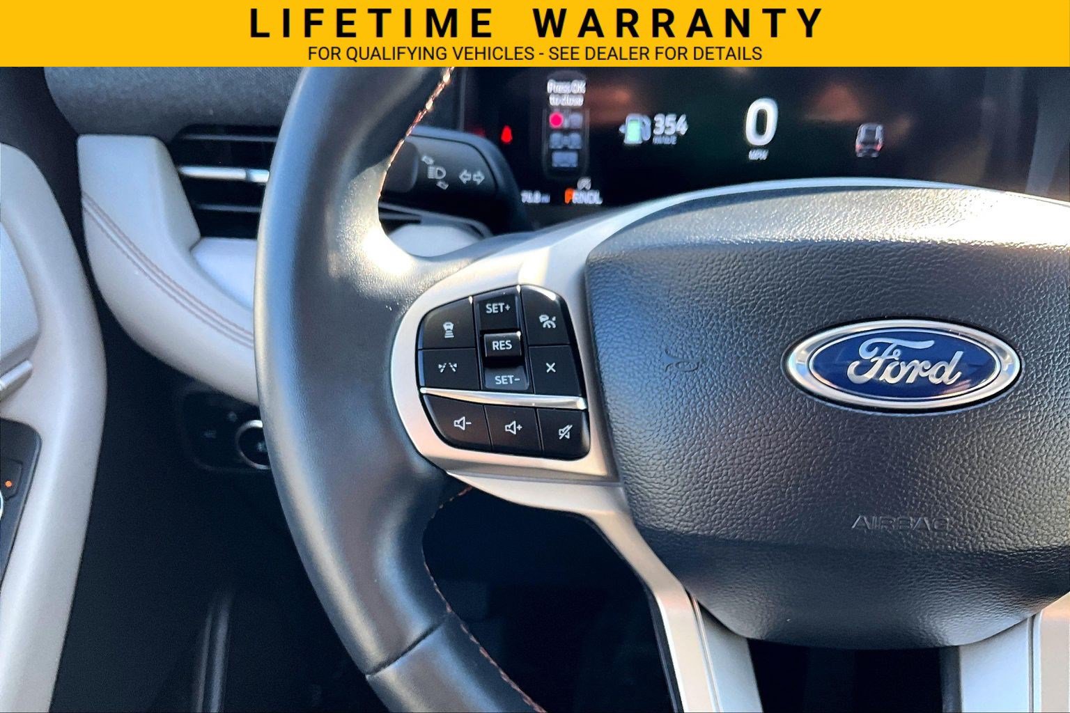 Used 2025 Ford Explorer Active w/ Active Comfort Package AWD/4WD image 24