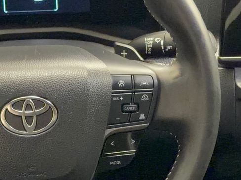 Used 2025 Toyota Camry SE w/ Convenience Package FWD image 19