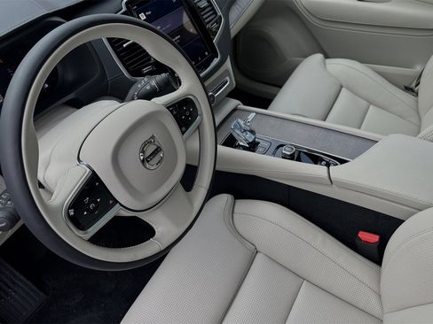 New 2025 Volvo XC90 B6 Ultra w/ Protection Package Premier image 11