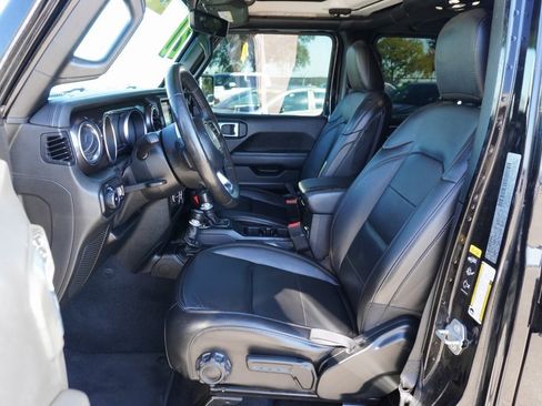 Used 2020 Jeep Wrangler Unlimited Sahara image 7