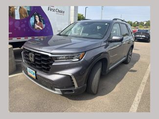 Used 2025 Honda Pilot Touring video 1