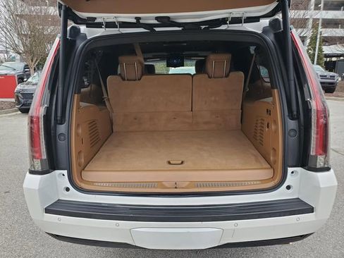Used 2017 Cadillac Escalade ESV Platinum image 13