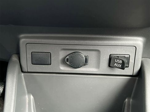 Used 2014 Toyota Prius V Three image 31