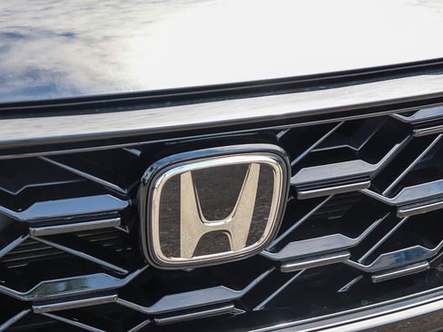 Used 2024 Honda CR-V Sport Touring image 4