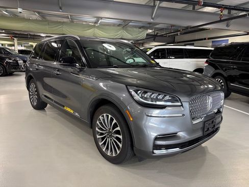 Used 2023 Lincoln Aviator Reserve w/ Elements Package Plus AWD/4WD image 2