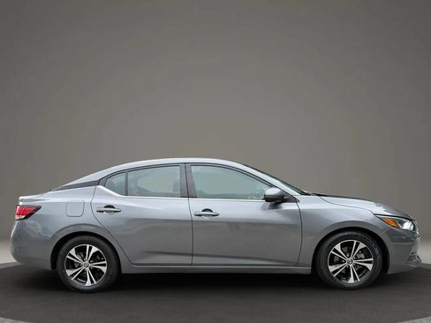 Used 2022 Nissan Sentra SV FWD image 9