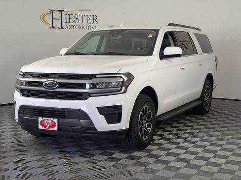 Used 2024 Ford Expedition Max XLT image 4