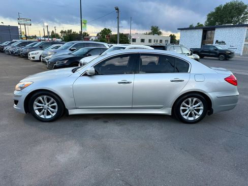 Used 2013 Hyundai Genesis 3.8 RWD image 6