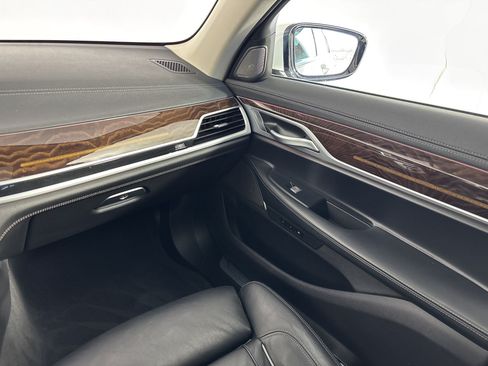 Used 2022 BMW 750i xDrive AWD/4WD image 30