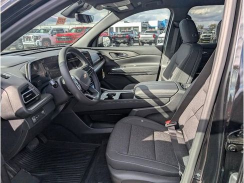 New 2026 Chevrolet Traverse LT w/ Driver Confidence Package image 13