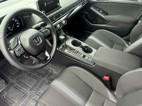 Used 2025 Honda Civic Sport image 10