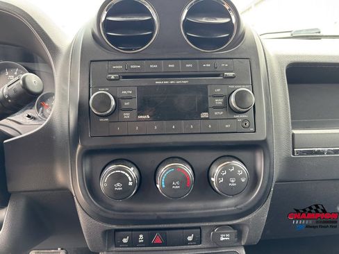Used 2012 Jeep Patriot Latitude w/ Sun/Sound Group AWD/4WD image 14