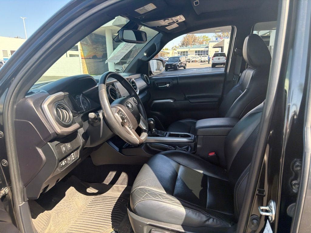 Used 2021 Toyota Tacoma Limited w/ Nightshade Package AWD/4WD image 9