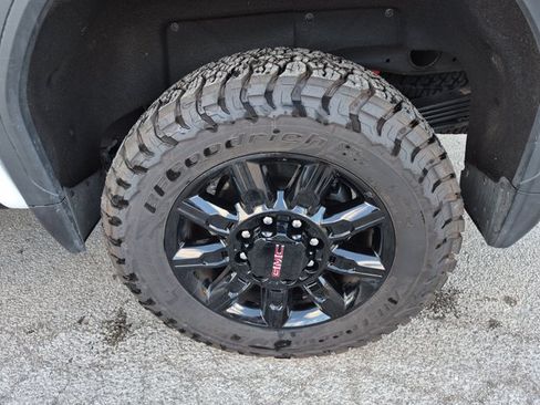 Used 2026 GMC Sierra 2500 AT4 w/ AT4 Premium Plus Package AWD/4WD image 33