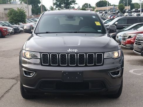 Used 2019 Jeep Grand Cherokee Laredo w/ Security & Convenience Group AWD/4WD image 4