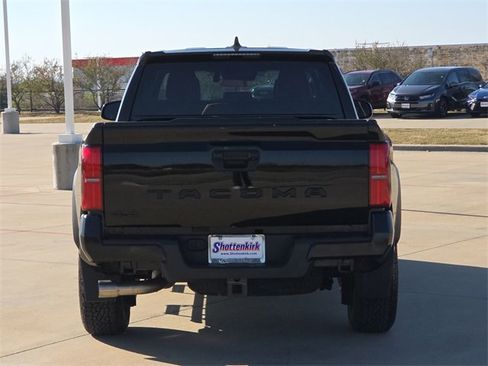 Used 2024 Toyota Tacoma TRD Off-Road image 7