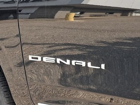 Used 2024 GMC Yukon Denali AWD/4WD image 30