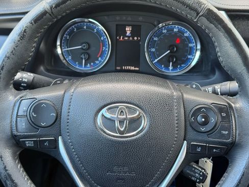 Used 2017 Toyota Corolla SE image 12