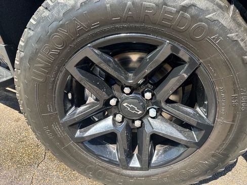 Used 2021 Chevrolet Silverado 1500 LT Trail Boss w/ Bed Protection Package AWD/4WD image 41