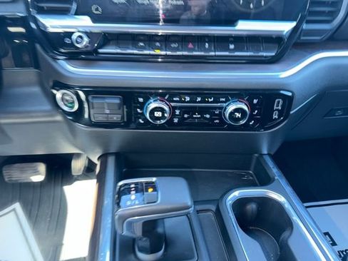 Used 2022 GMC Sierra 1500 SLT w/ SLT Premium Package image 29