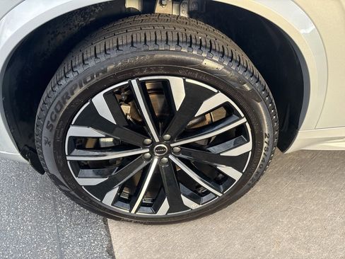 Certified 2025 Volvo XC90 B6 Plus image 13