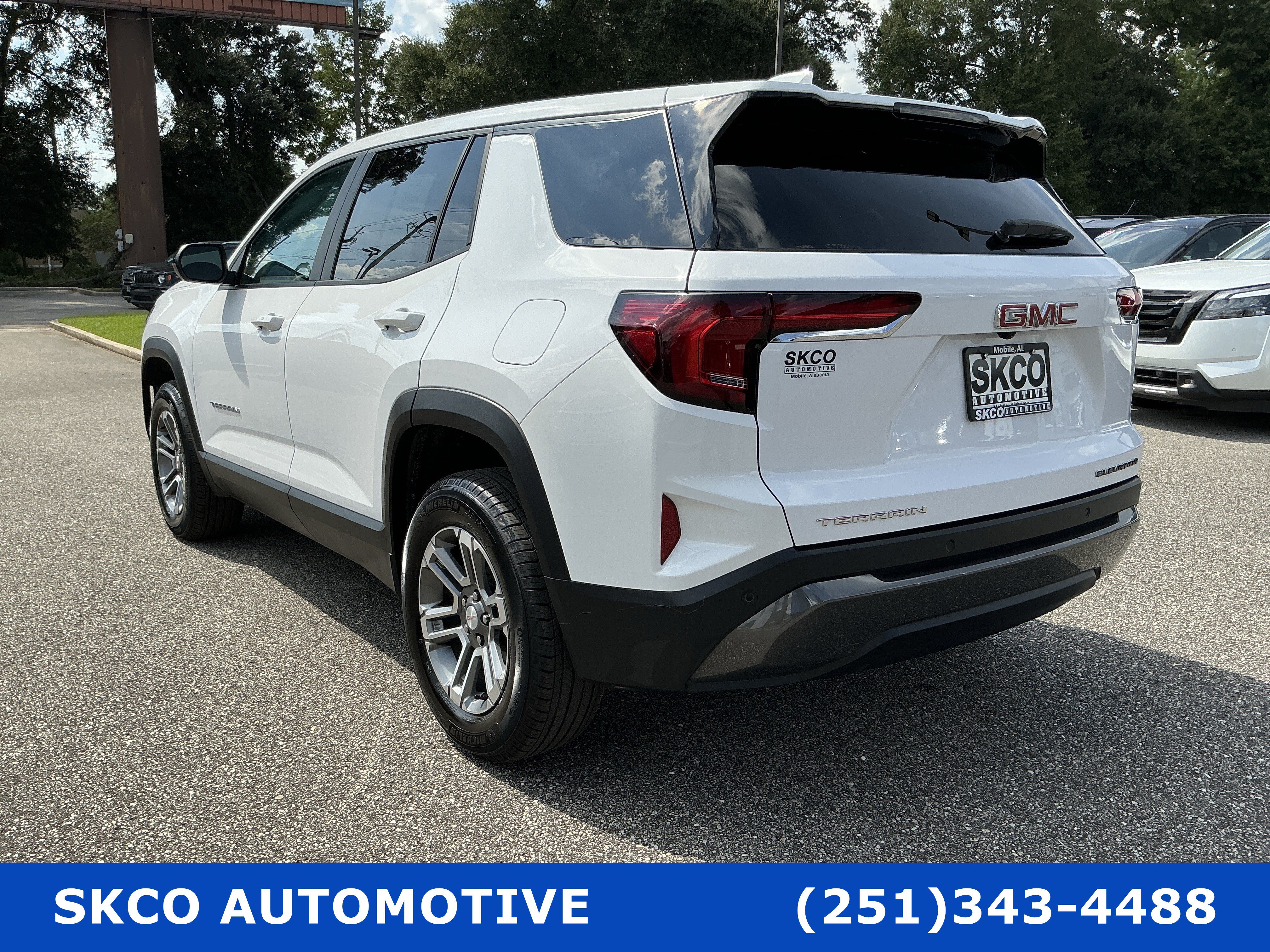Used 2026 GMC Terrain Elevation FWD image 3