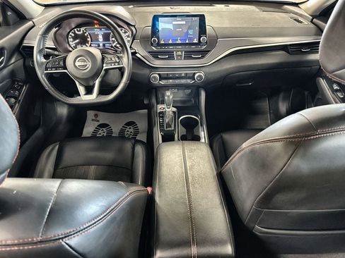 Used 2024 Nissan Altima 2.5 SR FWD image 25