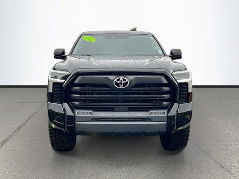 Used 2022 Toyota Tundra SR5 w/ SR5 Convenience Package image 2