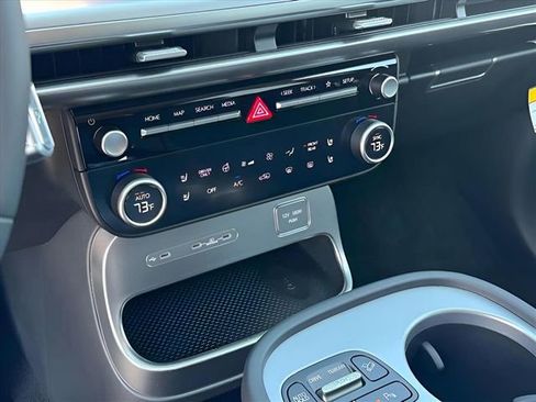 New 2026 Hyundai Ioniq 9 SEL image 13