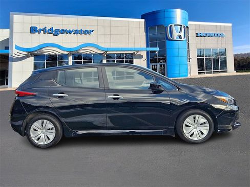 Used 2025 Nissan Leaf S image 7