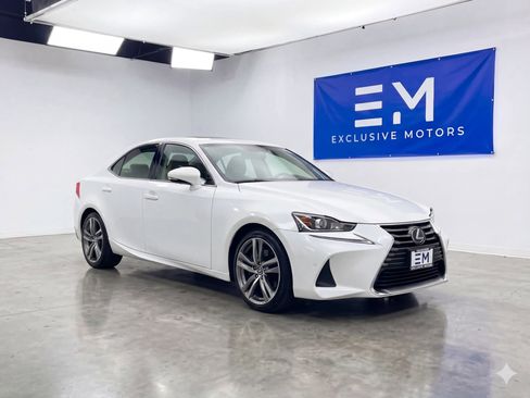 Used 2019 Lexus IS 300 w/ Premium Package image 1