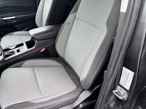 Used 2017 Ford Escape SE FWD image 8
