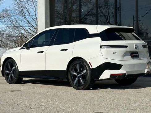 Used 2022 BMW iX xDrive50 w/ Sport Package image 7