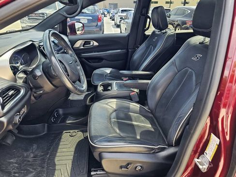 Used 2019 Chrysler Pacifica Limited w/ Advanced Safetytec Group FWD image 15