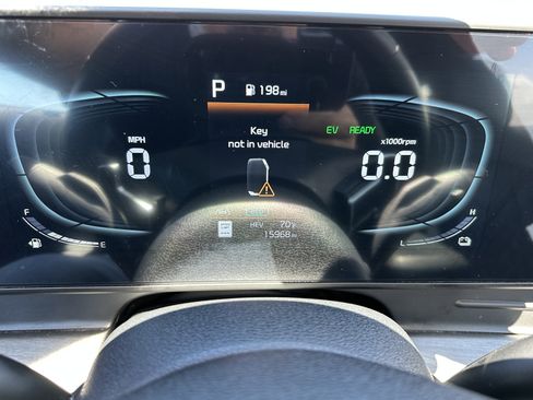 Used 2025 Kia Sportage X-Line AWD/4WD image 30