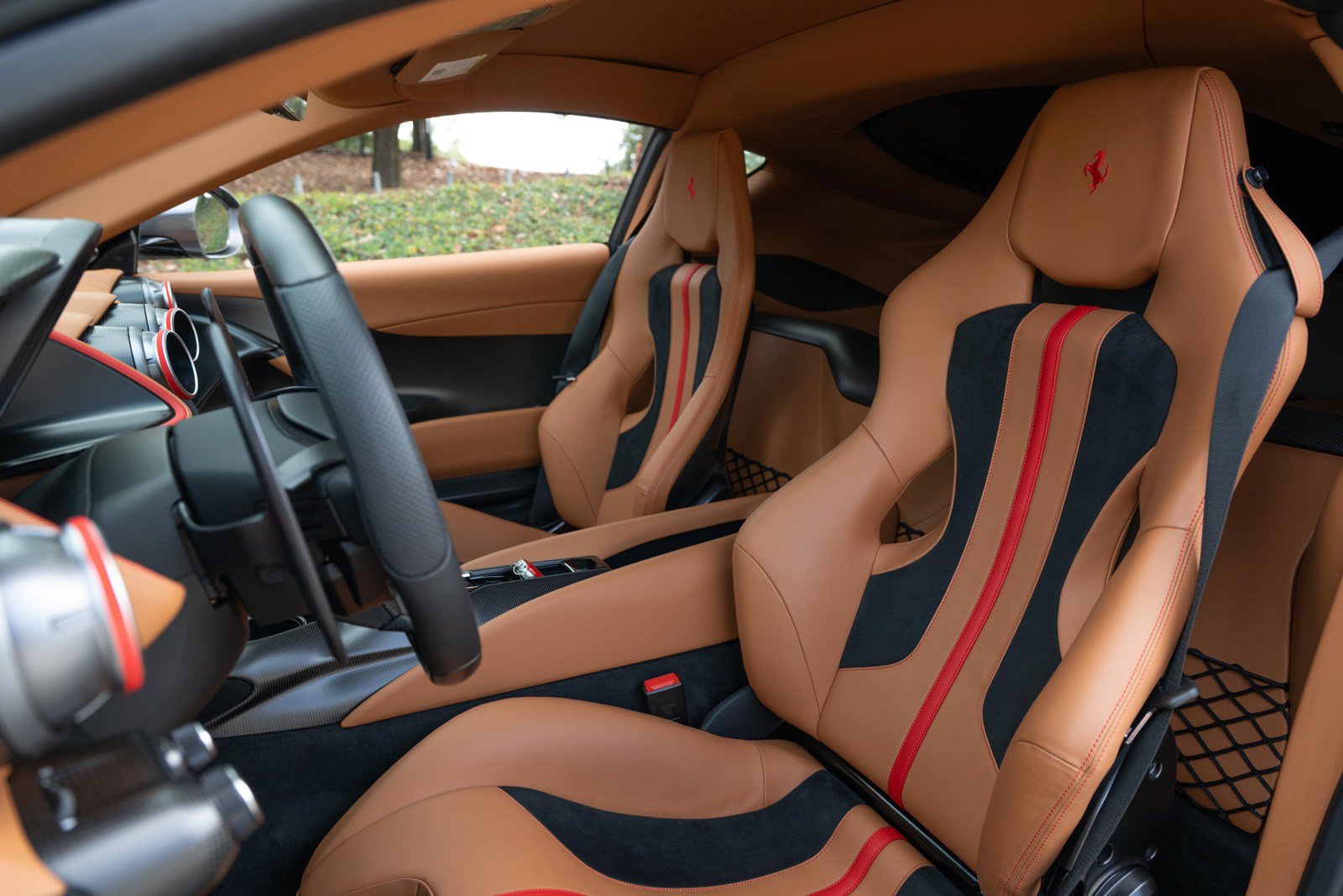 Used 2022 Ferrari 812 Competizione RWD image 39