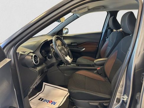 Used 2022 Nissan Kicks SR w/ Interior Electronics Package FWD image 9