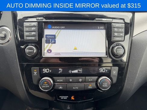 Used 2016 Nissan Rogue SV w/ SV Premium Package image 3